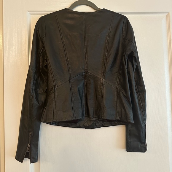 Cassis black leather jacket - Picture 6 of 8